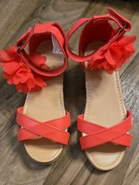 Red Women's Strappy Floral Accent Sandals